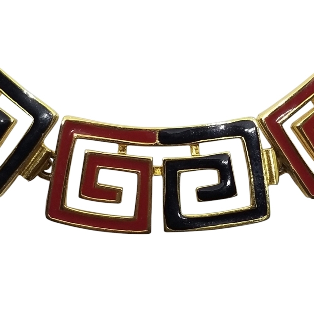 GIVENCHY VINTAGE RARE GOLDTONE WITH BLACK & RED ENAMEL LOGO COLLAR  NECKLACE - Picture 5 of 10